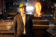 Richard (Götz Schubert) will sein Unternehmen retten.