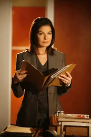 Ist hin- und hergerissen, was ihre Gefühle betrifft: Stacy Warner (Sela Ward)