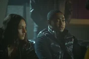 Christian (Gamba Cole) und Rani (Rhianne Barreto) geraten tiefer ins Drogen-Geschäft als ihnen lieb ist.