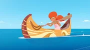 Marina ist mit ihrem kleinen Kanu unterwegs. Sie ahnt nicht, dass die Zwillingsbrüder Sam und Tom mit ihren Jetskis die Bucht vor Maotou unsicher machen.