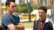 Michael (Jeffrey Donovan, l.) plant, über den Untergebenen Tommy Dentoni (Nicholas Turturro) an einen eiskalten Killer und Kopf einer Bande heranzukommen.