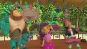 Die tollsten Partyspiele sollen Bob ablenken.