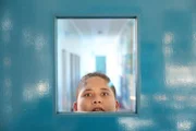 Ohje, alle Türschlösser der Schule sind blockiert, und alle sind eingeschlossen.