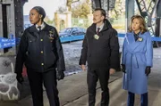 (v.l.n.r.) Deputy Inspector Regina Haywood (Amanda Warren); Detective Tommy Killian (Kevin Rankin); Detective Crystal Morales (Elizabeth Rodriguez)
