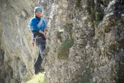 Auch in seiner Freizeit ist Bergretter Markus (Sebastian Ströbel) in den Bergen unterwegs.