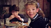Felicity (Gema Zamprogna, r.) und Felix (Zachary Bennett, l.)