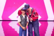 Damon Bernoon aus Herrenberg nach seinem Auftritt mit seiner Mutter Morva Nafe.