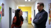 Janni will Elias? Probleme ruhen lassen, doch ein Eklat in der Schule zeigt ihr: Sie muss handeln! Weil sein Vater blockt, startet sie ein Kunstprojekt zum Thema Identität. Mit Schülern und Eltern. So will sie an Elias und Lorenz rankommen.; Janni will Elias’ Probleme ruhen lassen, doch ein Eklat in der Schule zeigt ihr: Sie muss handeln! Weil sein Vater blockt, startet sie ein Kunstprojekt zum Thema Identität. Mit Schülern und Eltern. So will sie an Elias und Lorenz rankommen.