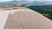 Die Salzhalden von Kali und Salz (K+S) belasten die Werra.