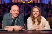 Rateteam-Kapitän Bernhard Hoëcker (l.) mit Johanna Mross (r.).