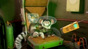 King Julien und Maurcie (r.) machen sich bereit, um zum Mond zu fliegen und einen Weltraumlaser aufzubauen.