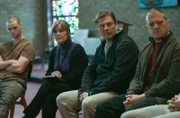 v.l.n.r.: Baz (Bobby Schofield), Marie-Louise (Siobhan Finneran), Mark Cobden (Sean Bean) und Flanagan (Shaun Mason).