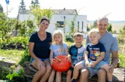 Gastgeberin Dajana Schmitt mit ihrer Familie.