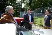 Kommissare Stadler (Dieter Fischer, l.), Hansen (Igor Jeftic, m.)