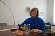 Glücks- und Mentalcoachin Katharina während Servus TVs "TM Wissen" in 1020, Wien, Österreich.