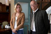 Polizeidirektor Achtziger (Alexander Duda) und Kommissarin Winter (Vanessa Eckart) ermitteln zum ersten Mal gemeinsam in einem Mordfall.