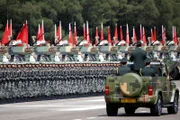 Mit gut zwei Millionen Soldaten und Soldatinnen ist China die weltweit größte militärische Streitmacht.