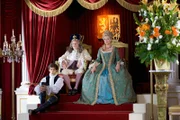 Am Hof haben König (Dieter Montag) und Königin (Rita Feldmeier) beschlossen, dass es an der Zeit ist, den Prinzen (Jaime Ferkic) zu vermählen. Der Prinz ist von den Bewerberinnen nicht begeistert.