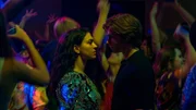 Nicolas Dardenne (Gustav Schmidt, r.) und Louna Lloris (Anna Bardavelidze, l.) feiern Nicos letzte Nacht in Freiheit.