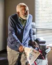 Garrett Morris (Earl Davis).