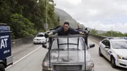 Das ganze Team gibt alles, um das Leben junger Mädchen zu retten: Kono (Grace Park, l.), Chin (Daniel Dae Kim, M.) und Abby (Julie Benz, r.) ...
