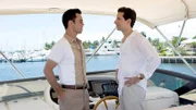 Tom Strickler (Ben Shenkman, r.), selbsternannter Vermittler für Aufträge an Spione, schlägt ungewöhnliche Wege ein, um Michael Westen (Jeffrey Donovan) für sich zu gewinnen.