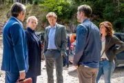 Im Bild (v.li.): René Rebeiz (Dr. Stelzer), Helene Kowalsky (Lisa Pettnauer), Thomas Unger (Werner Pettnauer), Jakob Seeböck (Lukas Roither), Julia Cencig (Nina Pokorny).