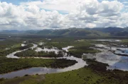 Der geheimnisvolle See Lake Parime entsteht nur während der Regenzeit. Ist die Überflutung hoch genug, entsteht eine Verbindung zwischen dem Amazonas und dem Essequibo.