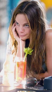 Fiona (Gabrielle Anwar) und ihr Team versuchen einer verzweifelten Mutter zu helfen.