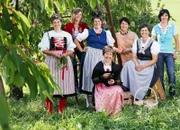 SF bi de Lüt Landfrauenküche - Gstaad BE Folge 17 Die Landfrauen: Christine Alder (Hallau SH), Heidi Schmid (Menzingen ZG), Priska Abegg (Steinerberg SZ), Elisabeth Raaflaub (Gstaad BE), Veronika Oswald (Näfels GL), Heidi Ineichen (Wolfhalden AR), Diana Tscherry (Agarn VS)