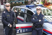 Sie sorgen in Wachzimmer Ottakring für Recht und Ordnung: Abteilungsinspektor Christian und Kontrollinspektorin Karin ...