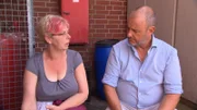 Die Aushilfe Brigit (l.) hält lieber ein Pläuschchen, als sich um den Service zu kümmern - so kommt es jedenfalls bei den Kunden an. Frank Rosin (r.) geht dem auf den Grund ...