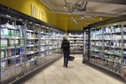 Kälte, Kühlung, Klimaschutz Neue Chancen für die Umwelt Kühlregale im Supermarkt