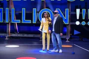 Sophia Thomalla und Stefan Raab  +++ Die Verwendung des sendungsbezogenen Materials ist nur mit dem Hinweis und Verlinkung auf RTL+ gestattet. +++