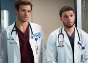 Chicago Med Der freie Wille - Free Will Staffel 2, Episode 8 Sie überbringen eine schlechte Nachricht: Nick Gehlfuss als Dr. Will Halstead, Roland Buck als Noah Sexton.