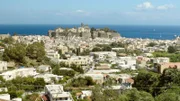 Liepari Stadt auf Lipari, der größten Inseln des Archipels.