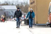 Von links: Sebastian Bezzel und Simon Schwarz.