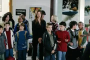Jordan (Jill Hennessy, M.) ermittelt in einer Schule. Ein 13-jähriger Junge hat sich erschossen und beschuldigt in seinem Abschiedsbrief einen Lehrer des sexuellen Missbrauchs.