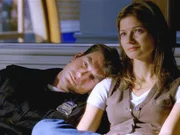 Es war ein schrecklicher, langer Tag in Boston: Gemeinsam versuchen Woody (Jerry O'Connell) und Jordan (Jill Hennessy) die unglaublichen Geschehnisse zu verarbeiten.
