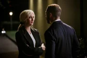 Bea (Julia Ragnarsson, l.); Peder (Matias Varela, r.)