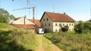 Im niederbayrischen Rotthalmünster haben sich Anja und Andreas für 98.000 Euro einen 3.000 Quadratmeter großen Vierseitenhof gekauft.