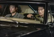 l-r: Sam Winchester (Jared Padalecki), Dean Winchester (Jensen Ackles)