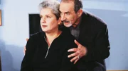 Hagen Keyser (Klaus Hoser), der jetzt als neuer Psychologe in Reutlitz angestellt ist, verspricht Uschi (Barbara Freier), sie endlich in ein "besseres" Leben - den Tod - zu führen.