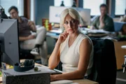 Bea (Julia Ragnarsson)