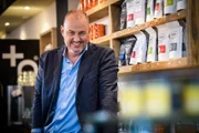 (11. Staffel) - "Augen auf und durch" - Sternekoch Frank Rosin verpasst den Gastrobetrieben ein intensives Coaching, das sich gewaschen hat.