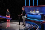 Moderator Alexander Bommes (M.) mit den Kandidaten: Norma Tiemann (l.), Pascal Dryepondt, Carolin Lausch und Sebastian Kranepuhl.