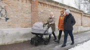 Ein Kind zu dritt: Sven und Thomas haben zusammen mit einer Freundin eine Tochter bekommen.