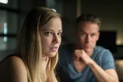 Nadine Hiermann (Saskia Rosendahl, l.); Jan Maybach (Marco Girnth, r.)