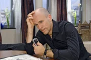 Gerrit (Lars Löllmann) kann das erforderliche Geld nicht auftreiben ...