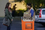 Lizzie (Elizabeth Alderfer, l.); Al (Adhir Kalyan, r.)